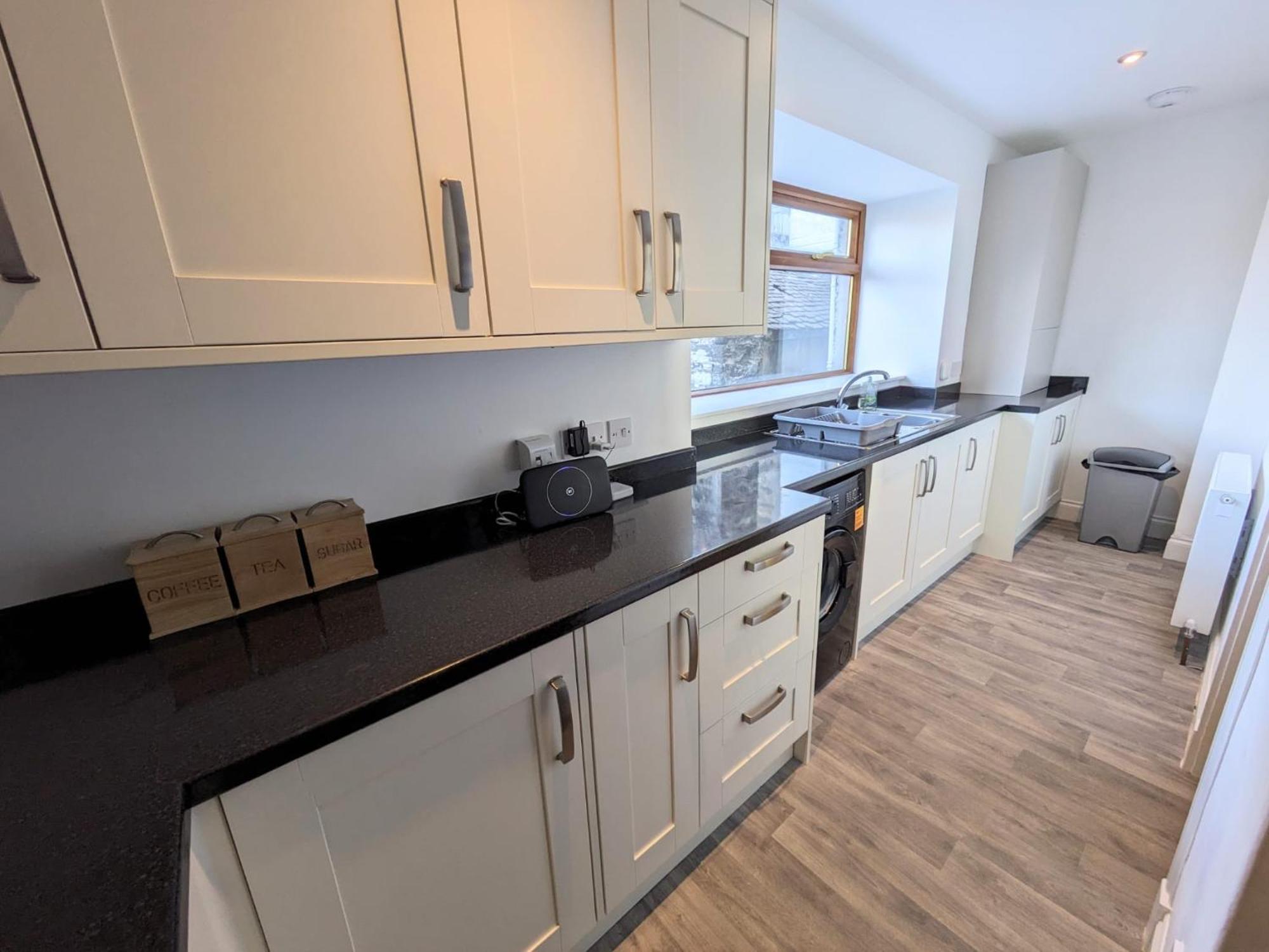2 Bedroom Townhouse With Seaview On The Nc500 Wick Уик Екстериор снимка