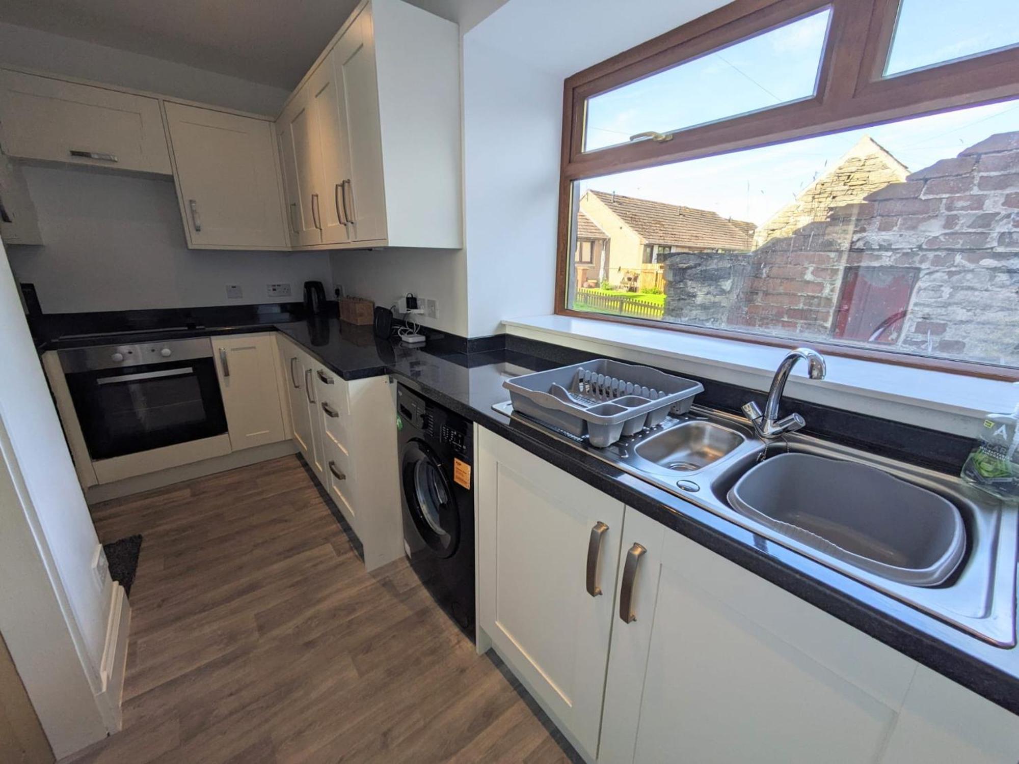 2 Bedroom Townhouse With Seaview On The Nc500 Wick Уик Екстериор снимка