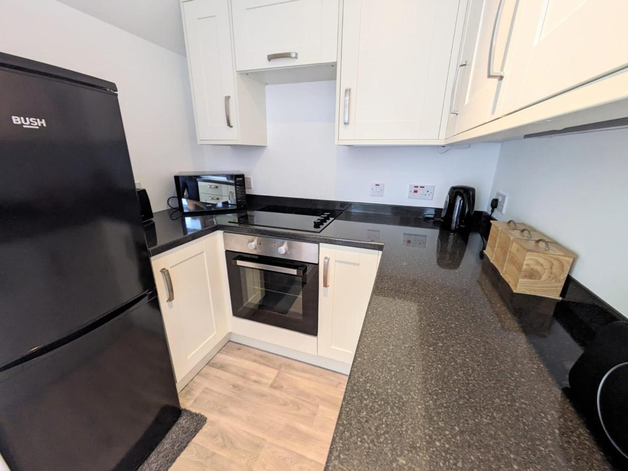 2 Bedroom Townhouse With Seaview On The Nc500 Wick Уик Екстериор снимка