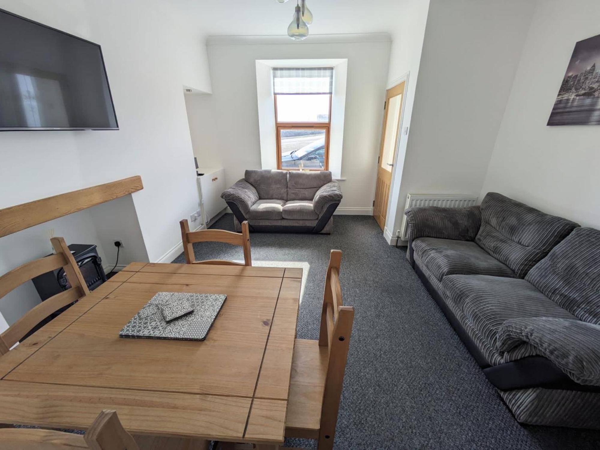 2 Bedroom Townhouse With Seaview On The Nc500 Wick Уик Екстериор снимка